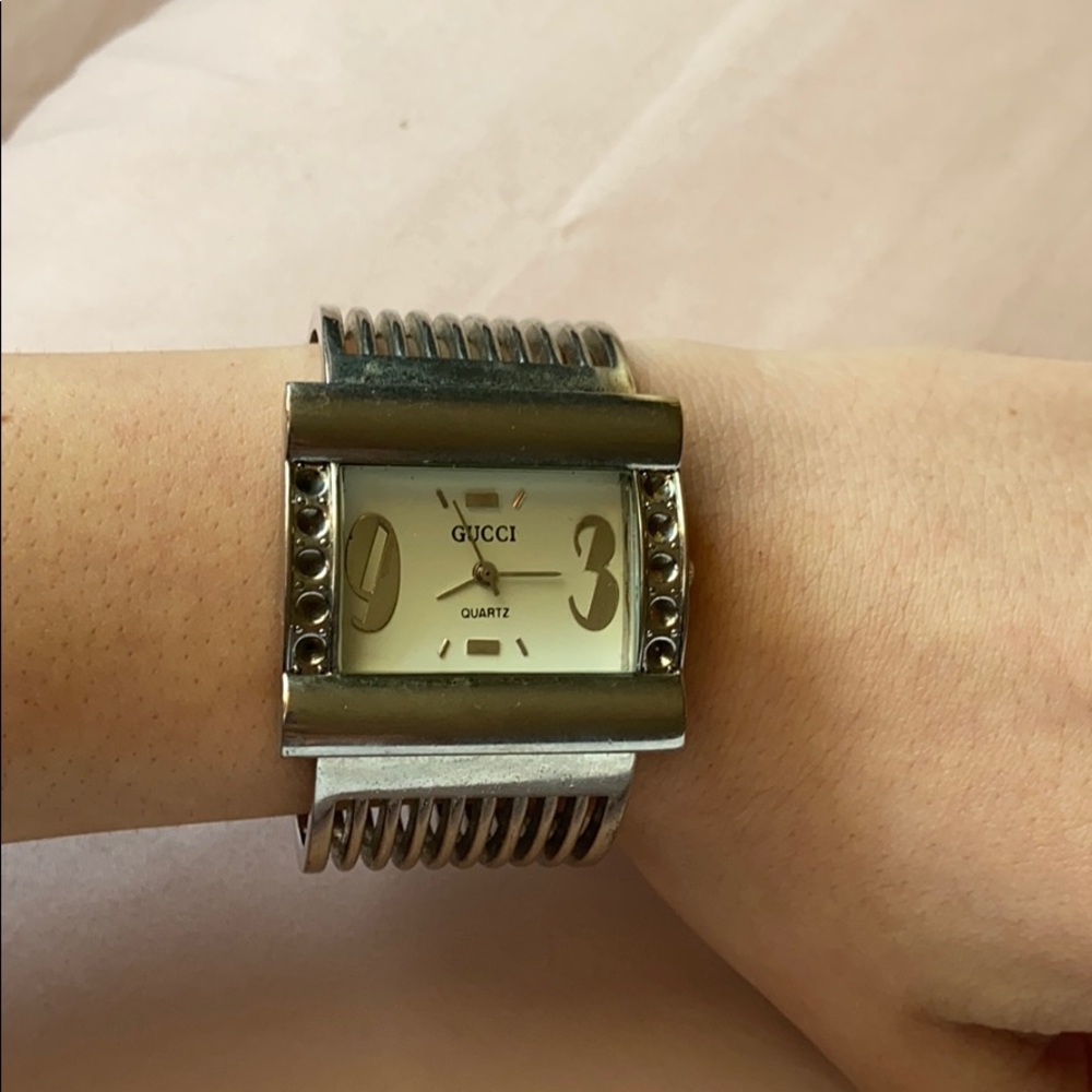 Gucci watch - Picture 3 of 5